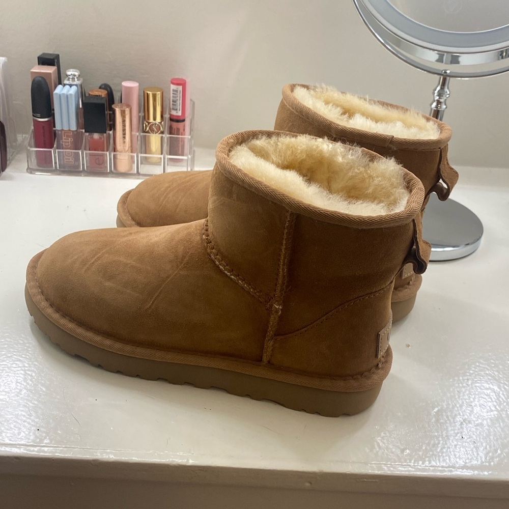 Brand new / never worn Uggs